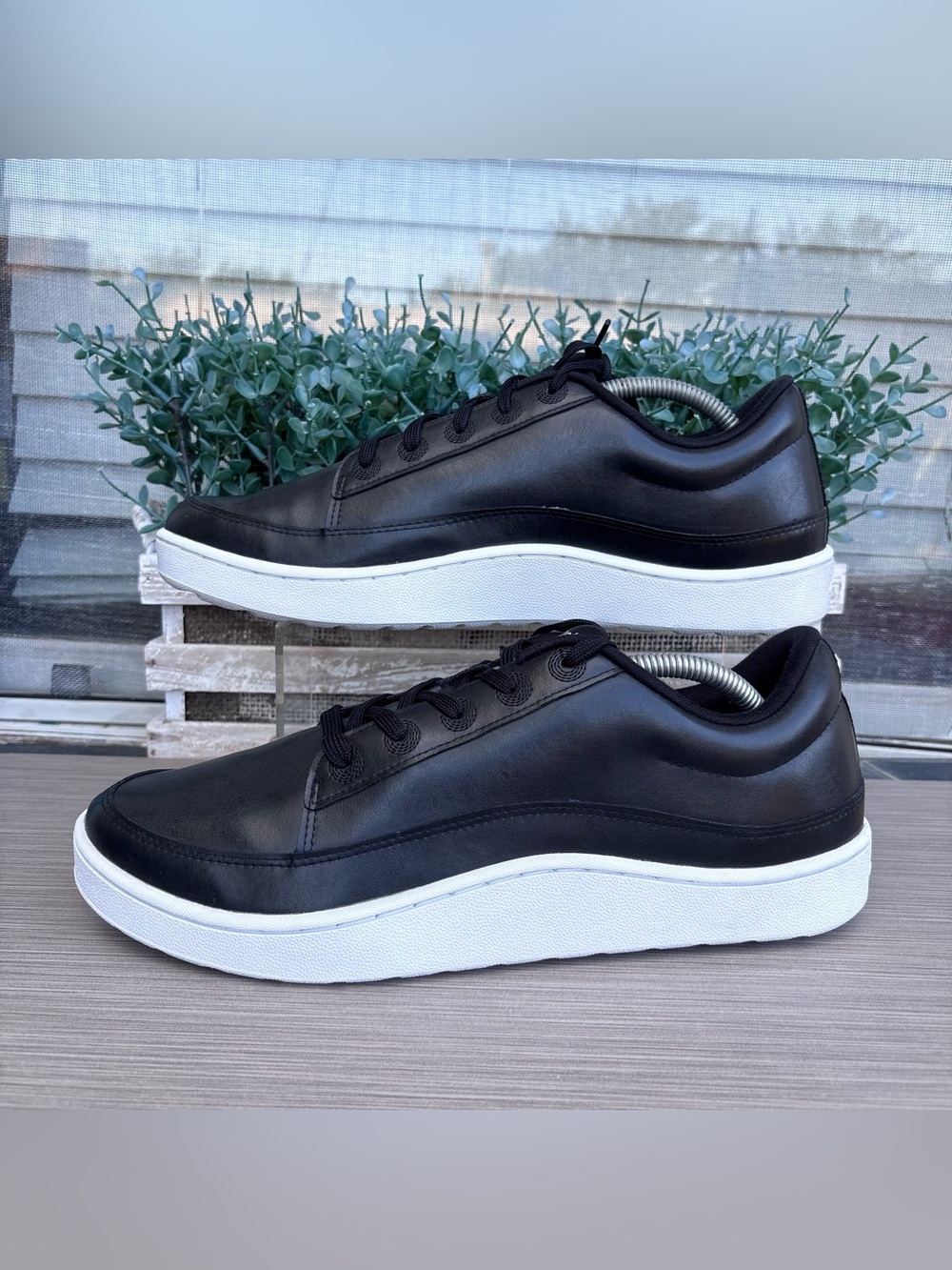 Allbirds Plant Pacer Mens Size 10
Natural Black Athletic Leather
Shoes Sneakers